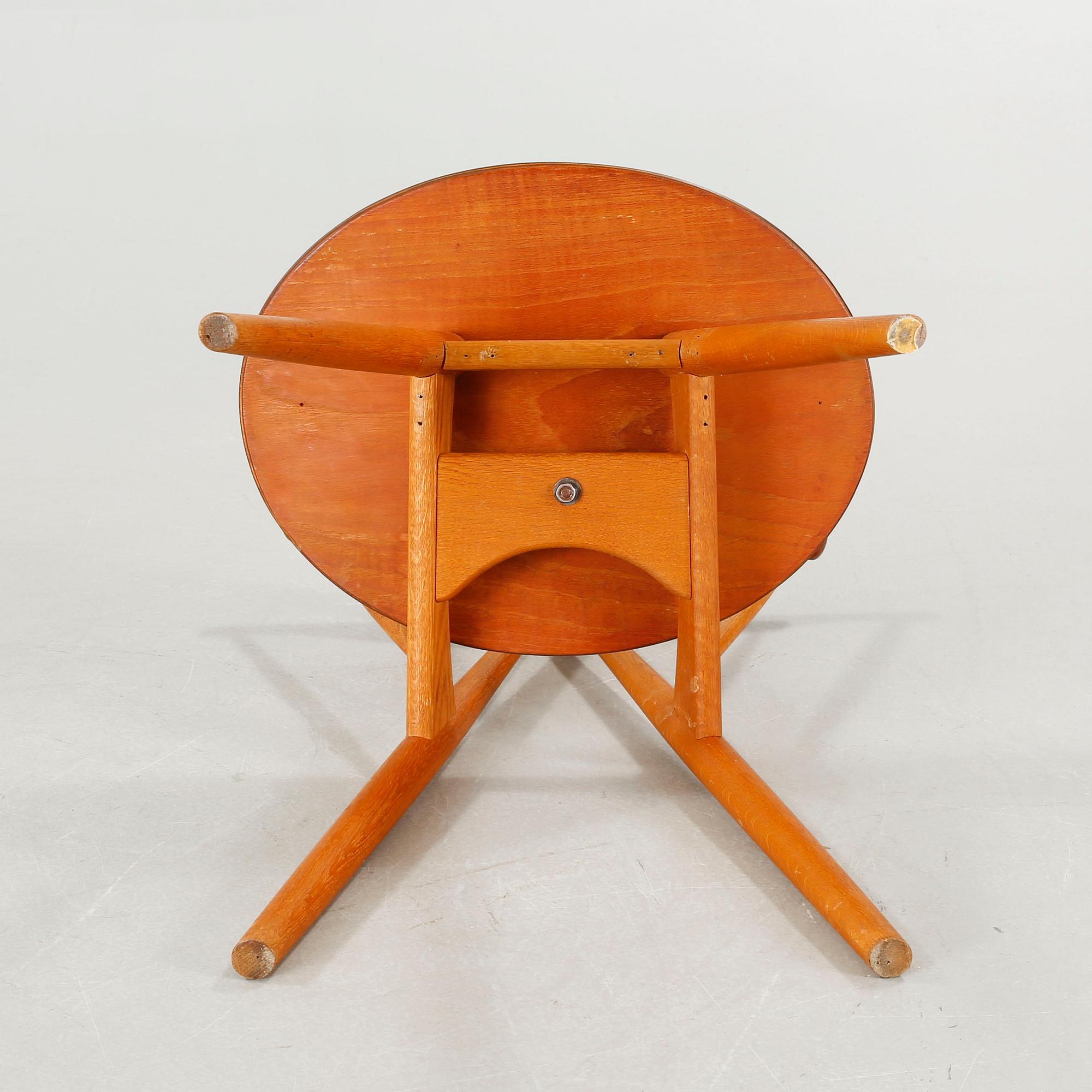 VILHELM WOHLERT, stol, "Piano chair", P. Jeppesen, Danmark, formgiven 1955.