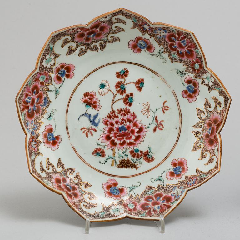 Ten famille rose export plates, Qing dynasty, Qianlong (1736-95).