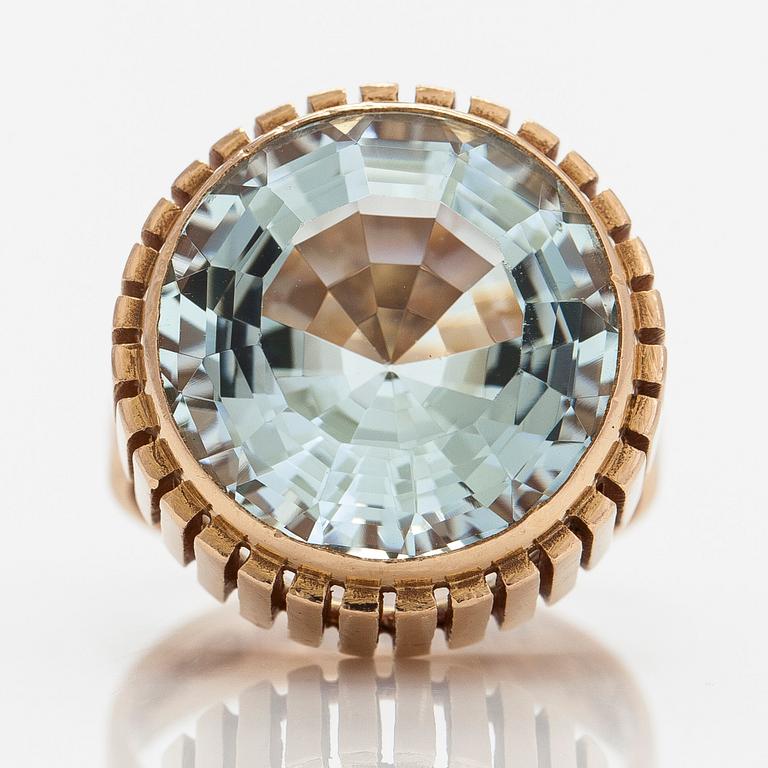 Börje Rajalin, a 14K gold ring, with an aquamarine. Kalevala Koru 1965.