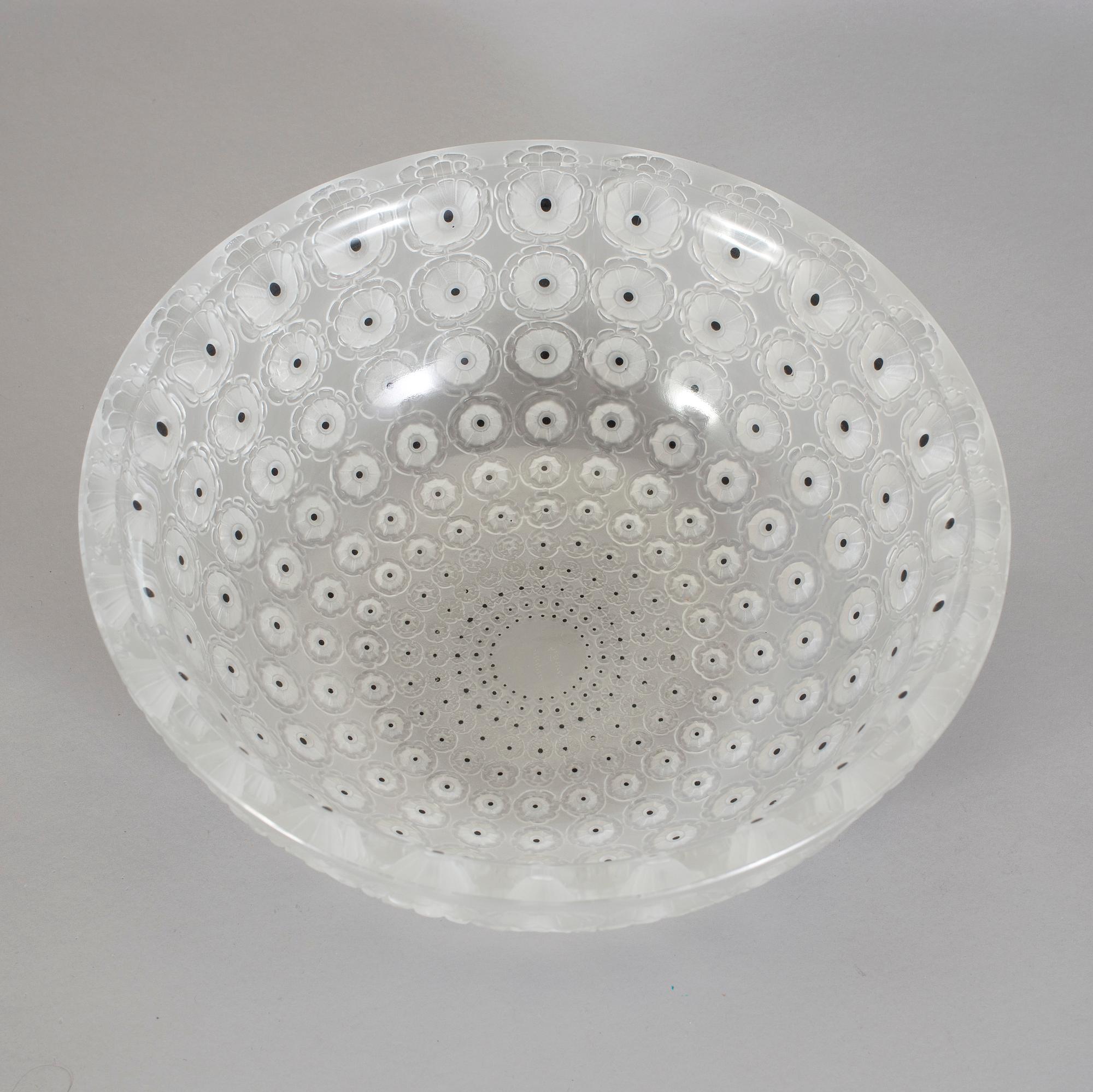 SKÅL, glas. Lalique, Frankrike.