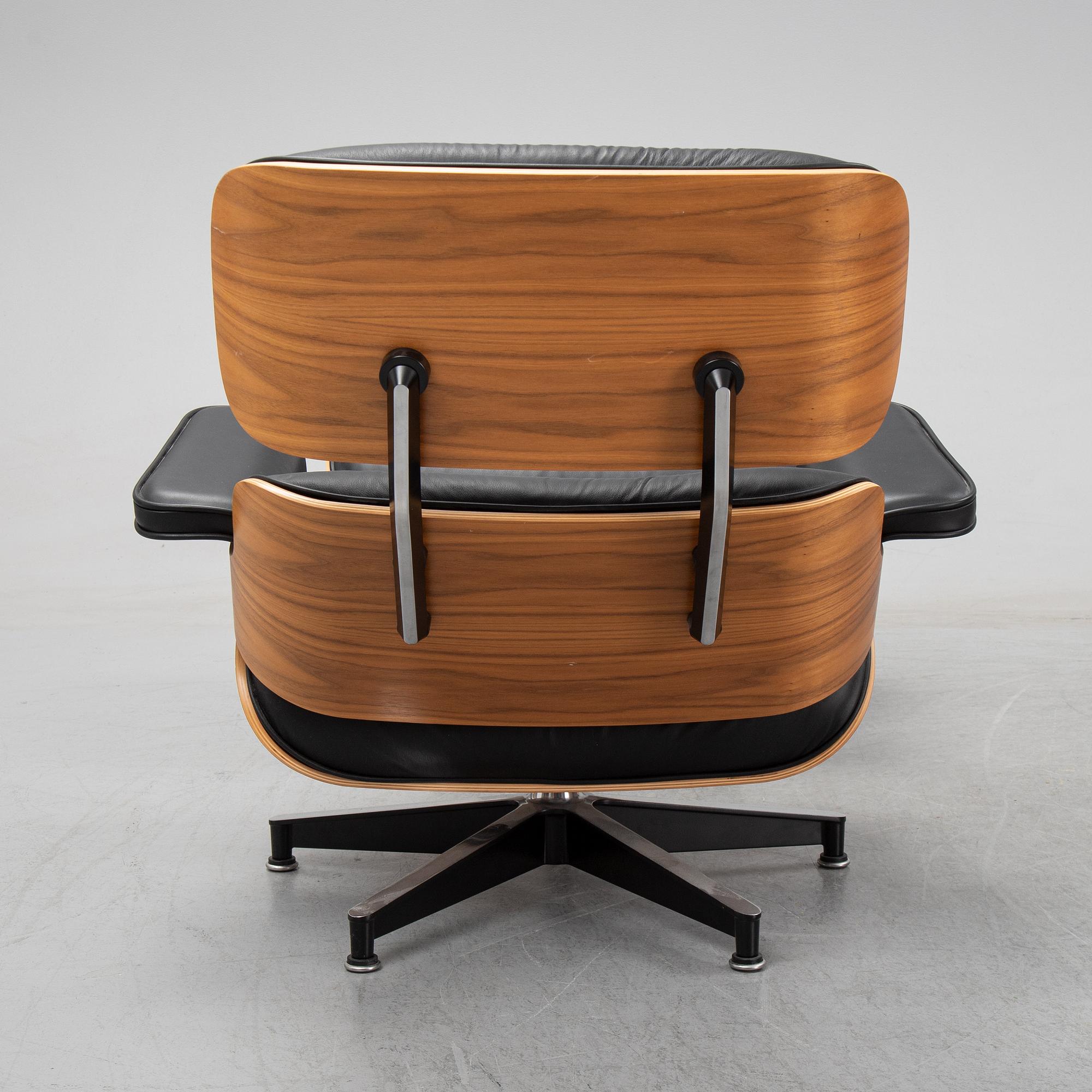 Charles and Ray Eames, fåtölj med fotpall, "Lounge Chair", Herman Miller, 2016.