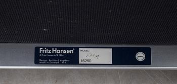 KARMSTOL, Burkhard Vogtherr för Fritz Hansen.