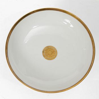A pair of bowls on foot, 19th Century.