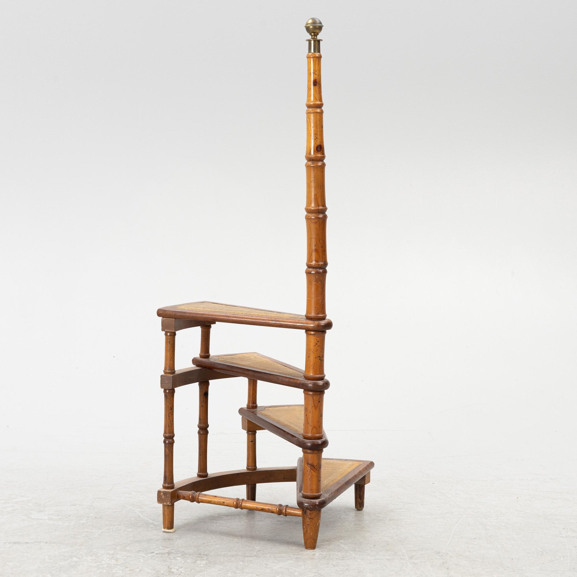 Library ladder, English style, second half of the 20th century.