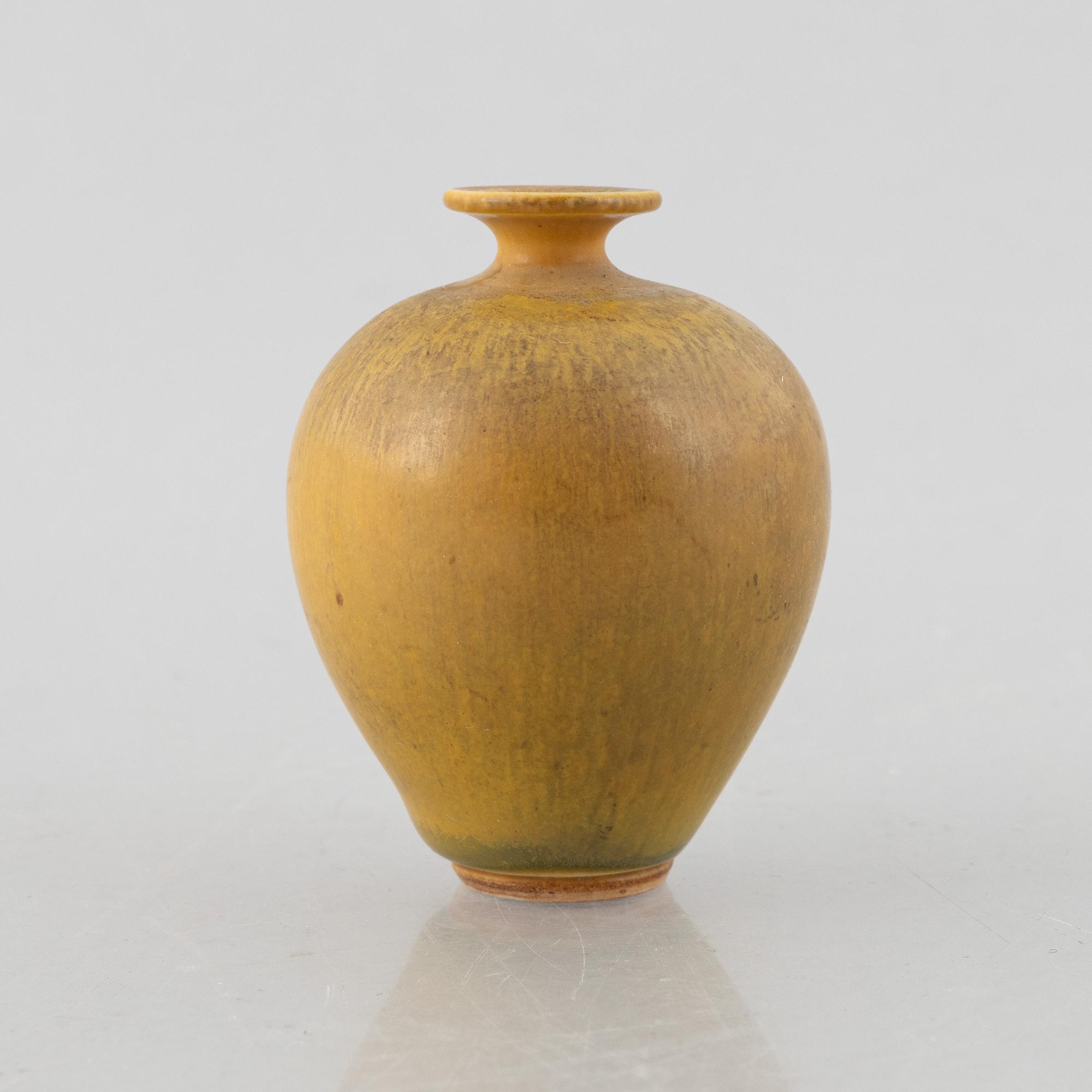 Berndt Friberg, a stoneware miniature vase, Gustavsberg Studio 1976.