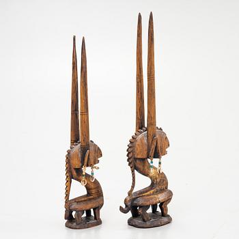 Twelve sculptures, reportedly from Makonde, Tanzania, Luba, Congo, and moore, from the second half of the 20:th century.