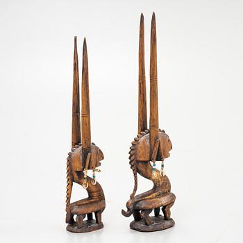 Skulpturer, 12 st, enligt uppgift b.la från Makonde, Tanzania, Luba, Kongo, Dogon, Mali m.m, 1900-talets andra hälft.