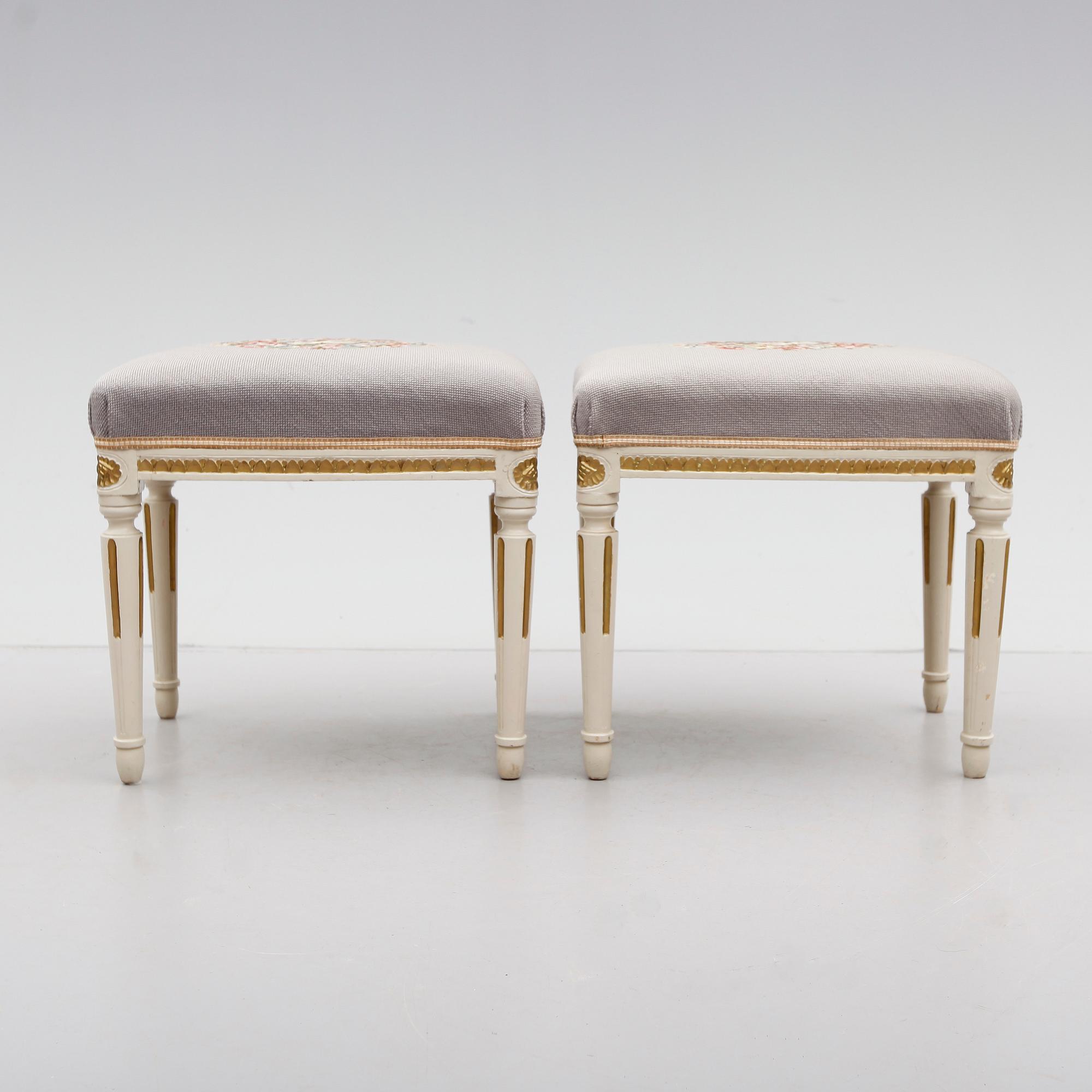 TABURETTER, 1 par, gustaviansk stil, 1900-talets första hälft.
