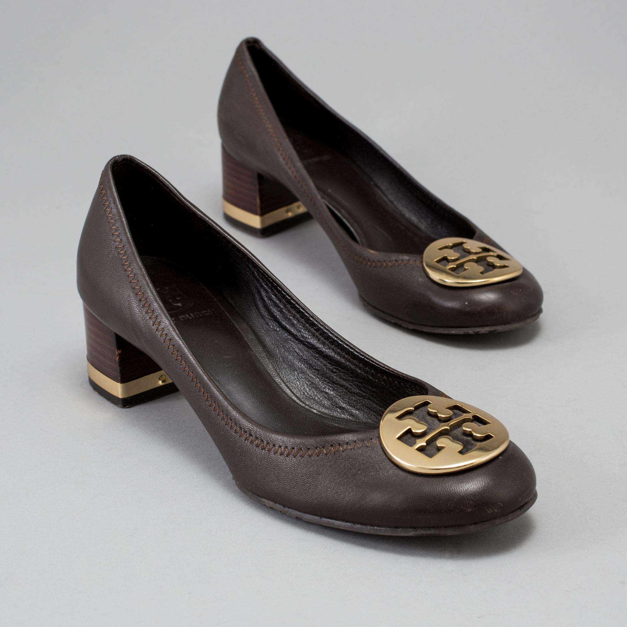 A pair of Tory Burch leather shoes, circa size 37.
