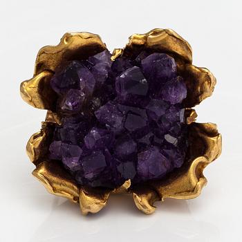 Reino Saastamoinen, An 18K gold and ametyst brooch. Helsinki 1973.