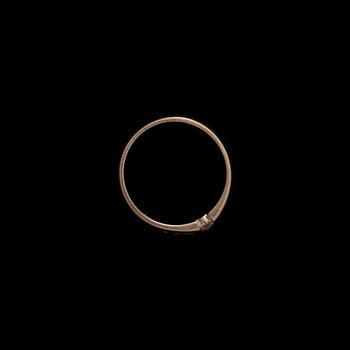 RING, 18K guld, briljantslipade diamanter. Vikt ca 4,5 g.