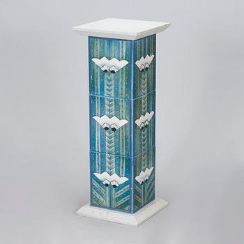 Heljä Liukko-Sundström / Rozalia Jarovic, piedestal, signerad och numrerad Arabia Pro Arte 3/90.