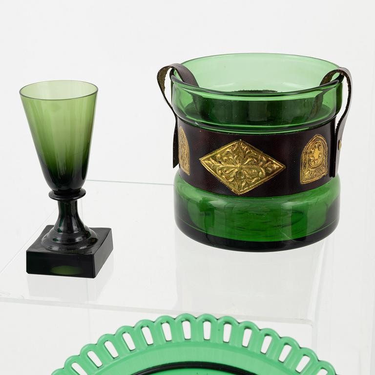 77 pieces of different glass services, including Josef Frank for Firma Svenskt Tenn.