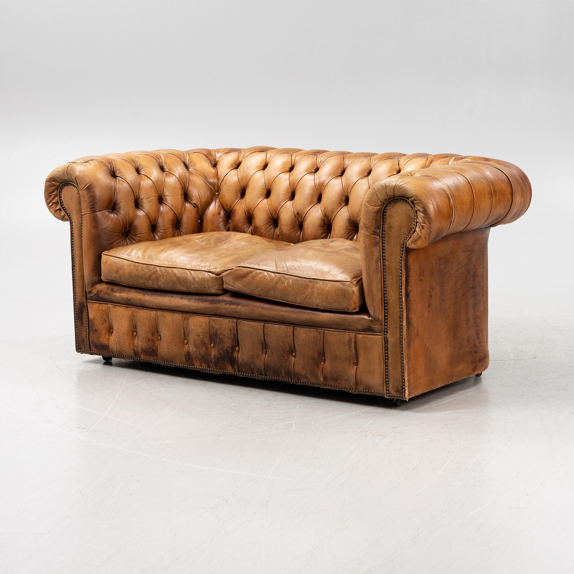 Soffa, Chesterfield-modell, 1900-talets slut.