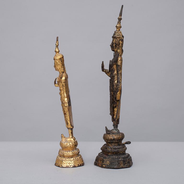 SKULPTURER, 2 st, förgylld mässing, Thailand 1900-tal.