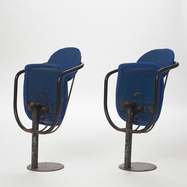 TEATERSTOLAR, ett par, Poul Henningsen för Andreas Christensen, 1959.