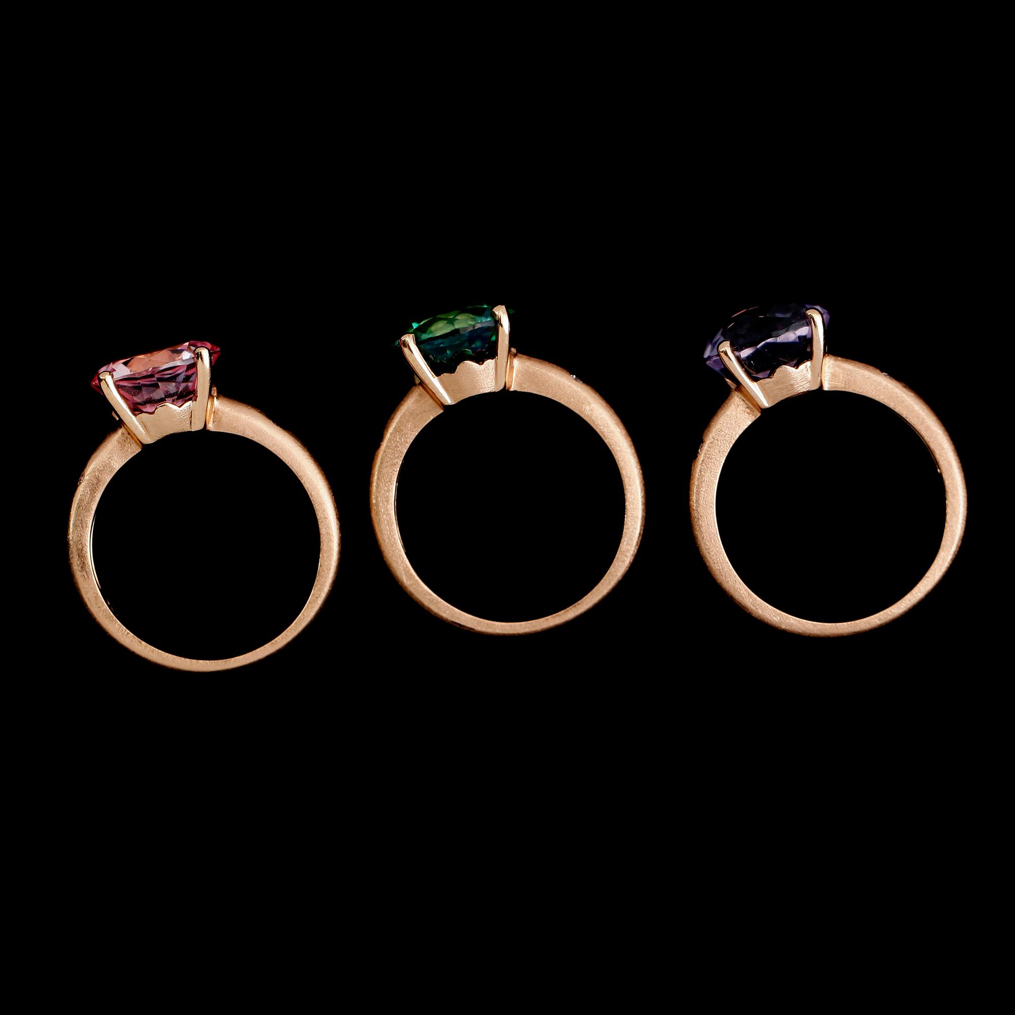 RINGAR,  3 st, 18 k roséguld, diamanter tot ca 0.10 ct, grön topas, ametist samt rosa kvarts.
