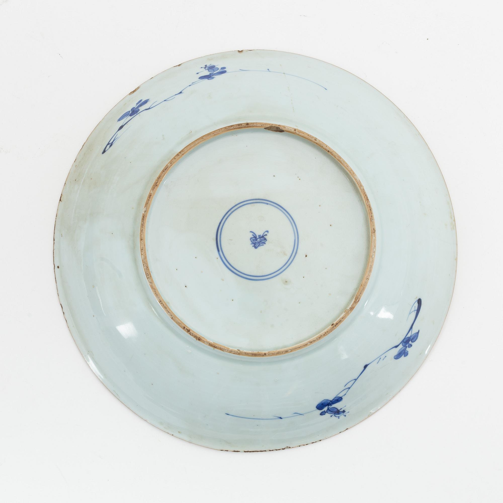 Skålfat, porslin, Qingdynastin, Kangxi (1662-1722).