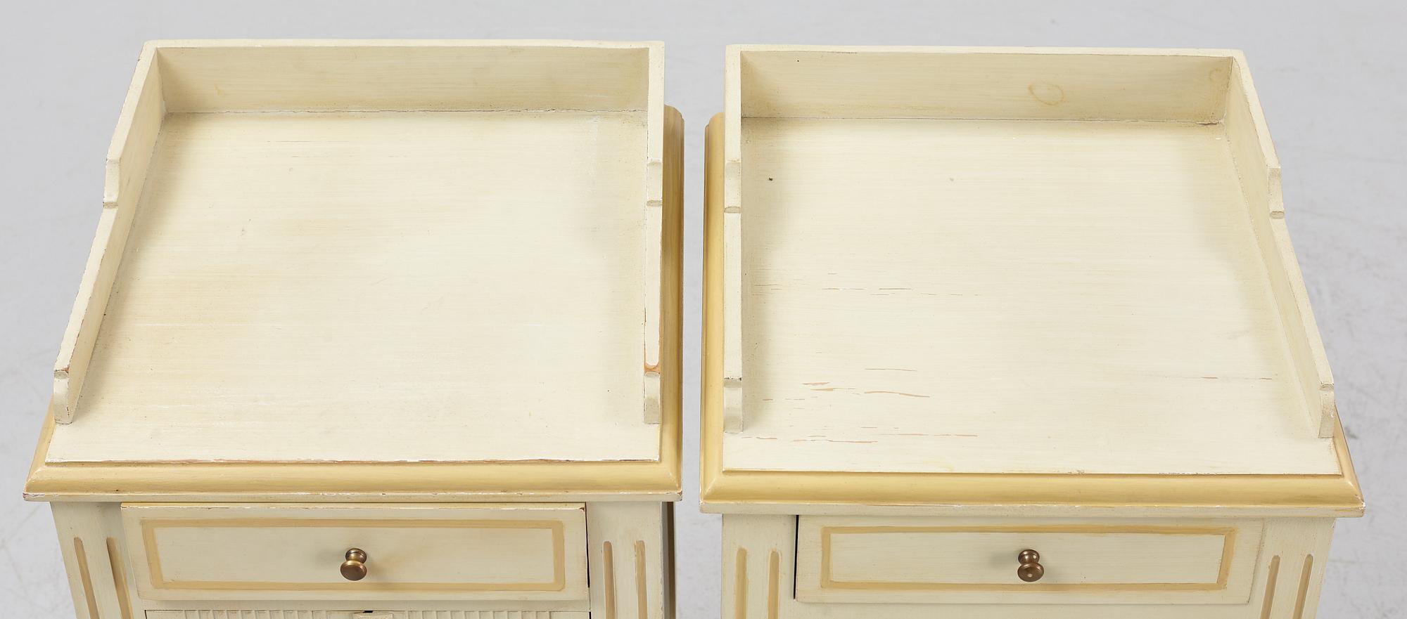 Sovrumsmöblemang, 4 delar, gustaviansk stil, sent 1900-tal.