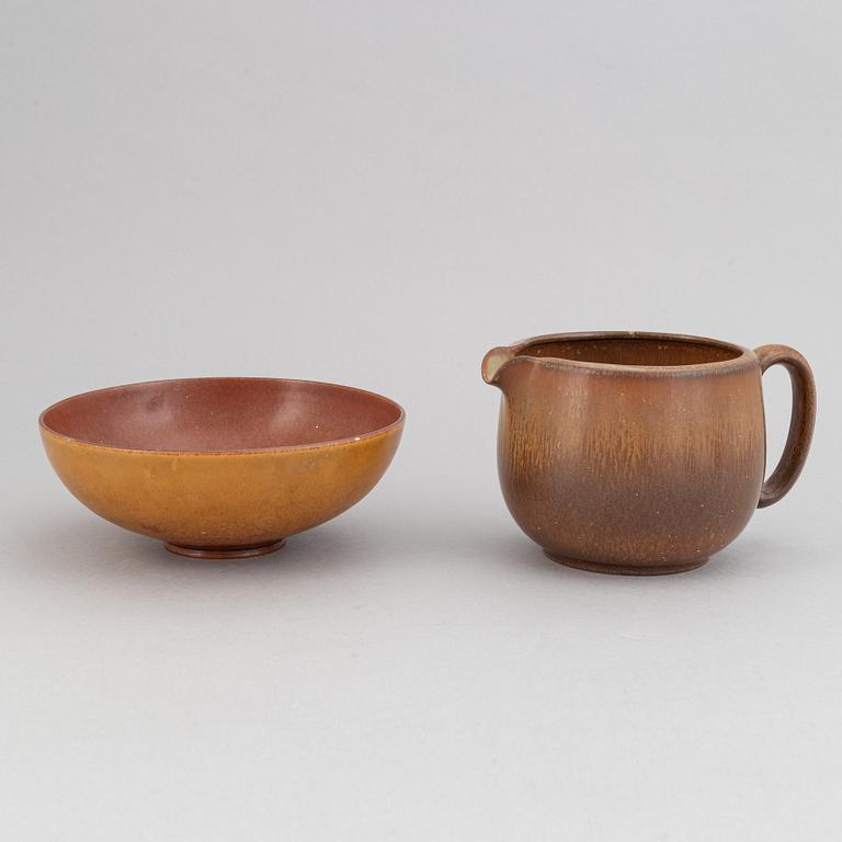 Gunnar Nylund, a set of two stoneware jugs, a bowl and a vase, Rörstrand, 1940's.