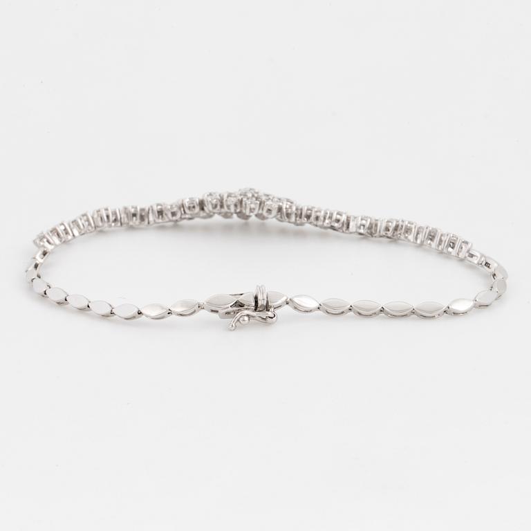 ARMBAND med briljantslipade diamanter.