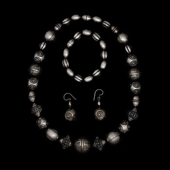 A NECKLACE, BRABELET and EARRINGS, silver, Kalevala Koru 1961. Weight 114,9 g.