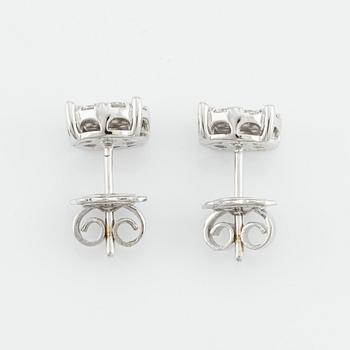 Earrings with brilliant-cut diamonds.
