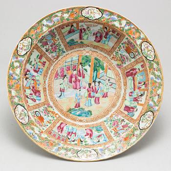 PRAKTSKÅL, porslin. Qingdynastin, Kanton, sent 1800-tal.