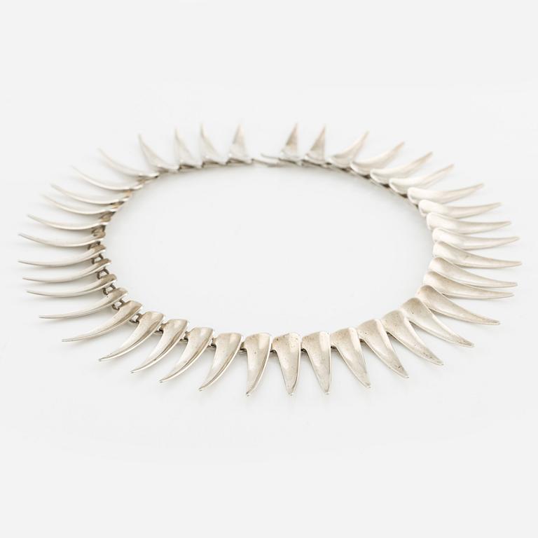 Atelier Borgila, a necklace, sterling silver, Stockholm 1956, design Bengt Wettersjö.