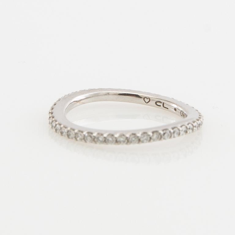 Ole Lynggaard, alliance ring, 18k white gold with brilliant-cut diamonds.