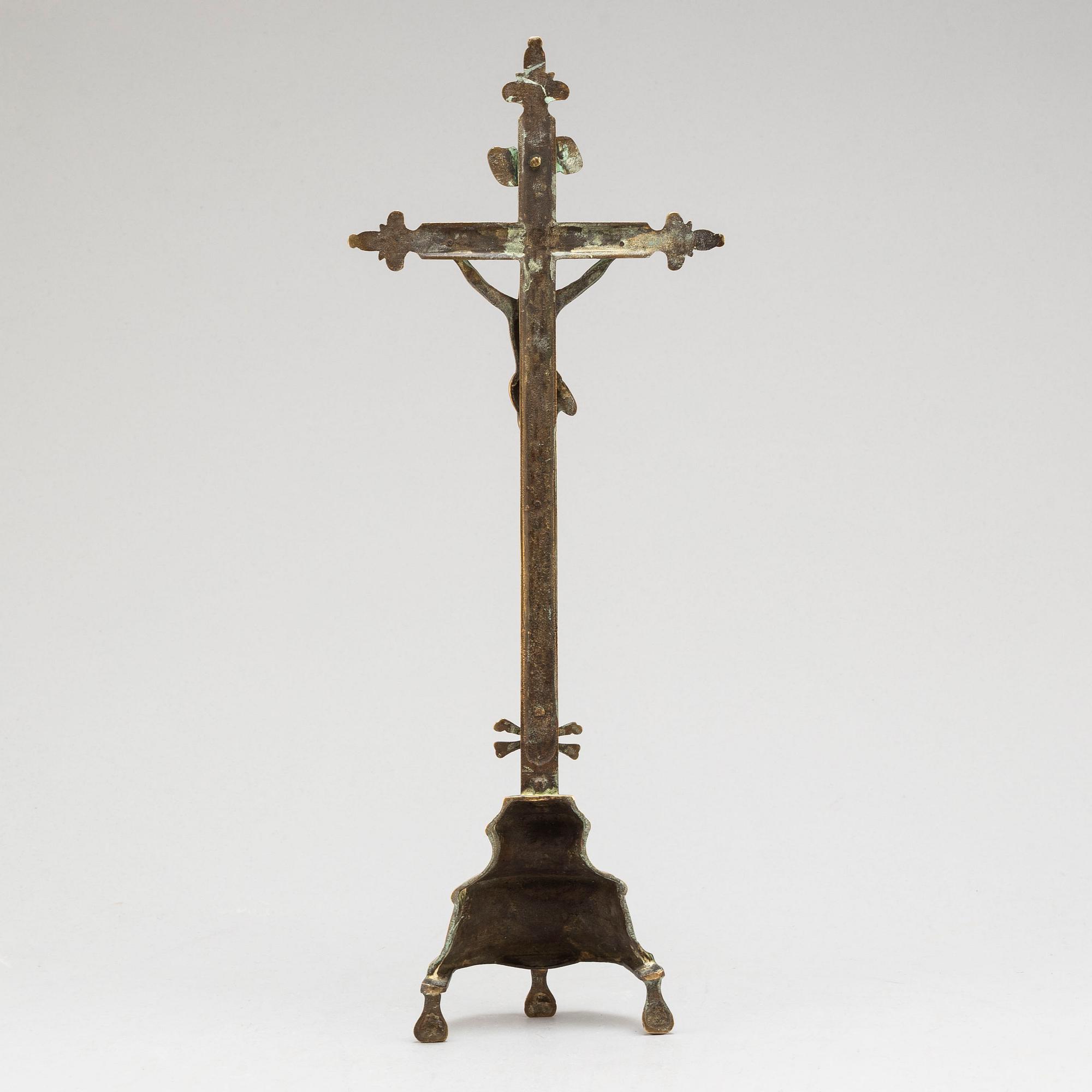 A 17th/18th century bronze crucifix.