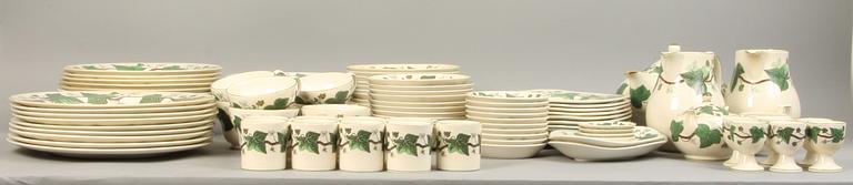 SERVISDELAR, 61 st, porslin, "Napoleon Ivy" Wedgwood.