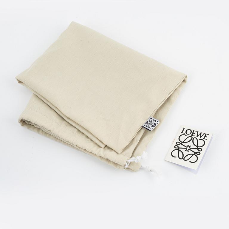 LOEWE, A black leather 'Flamenco'.