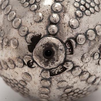 Kalevala Koru, a set of sterling silver "Halikko treasure" necklace, bracelet, ring and earrings. Helsinki 1994.