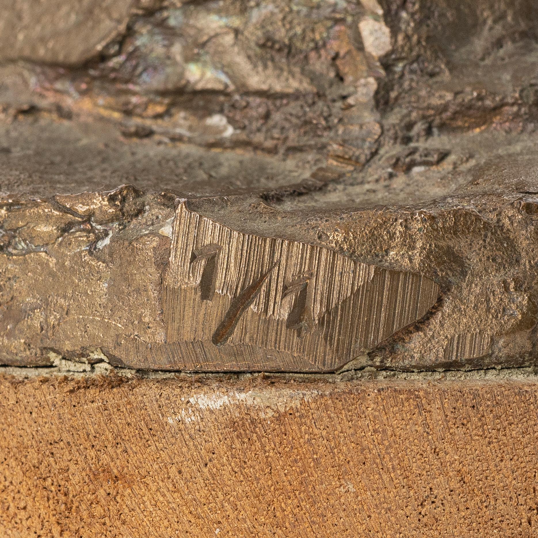 Axel Olsson, manlig gestalt med säck.