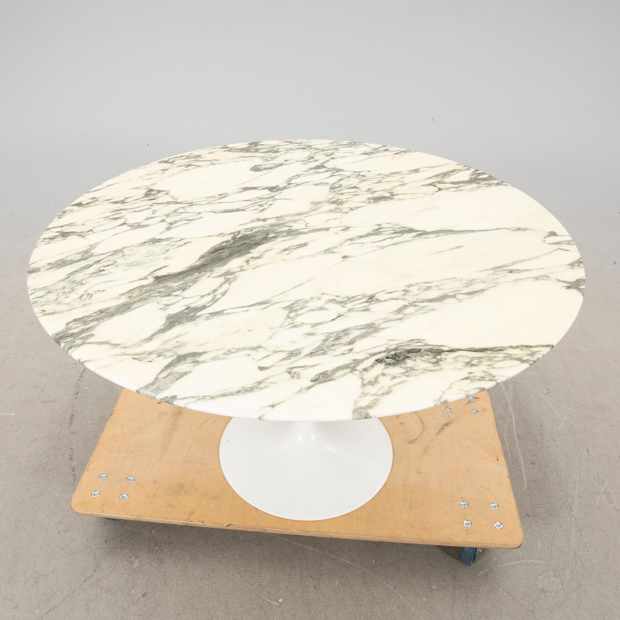 Eero Saarinen, matbord, "Tulip", Knoll International.