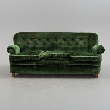 A sofa designed by Josef Frank, Firma Svenskt Tenn. Model 678.