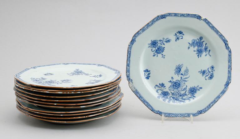 TALLRIKAR, 12 st, porslin, Kina, Qianlong 1736-1795.
