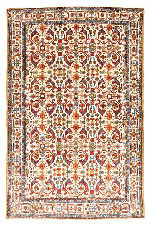 A carpet, semi-antique Qum, ca 342,5 x 222 cm.