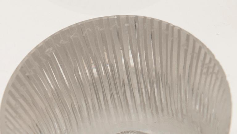 VAS, 2 st, glas, "Kantarell" och "Fölfot", signerad Tapio Wirkkala, Iittala. 1900-talets mitt.