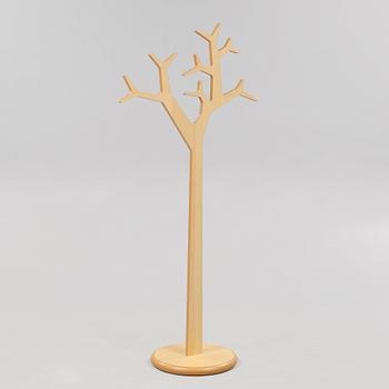 A coat hanger by Michael Young and Katrin Olina Petursdottir for Swedese, model "Tree", 21th century.
