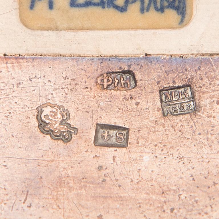 A Russian empire silver tea pot, assay master Michail Michailovich Kaprinski, Moscow 1823. Weight 306 g.