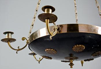 TAKAMPLAR, ett par, empirestil, 1900-talets första hälft. Höjd ca 80 cm.