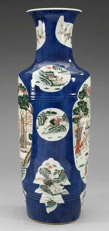 A powder blue famille verte vase, late Qing dynasty.