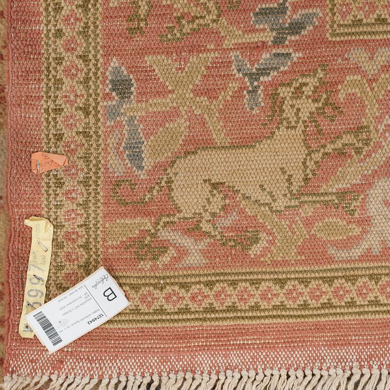 Matto,  a semi-antique Spanish, probably Madrid, ca 289,5-293 x 251-254 cm (as well as ca 1-2 cm flat weave at the.