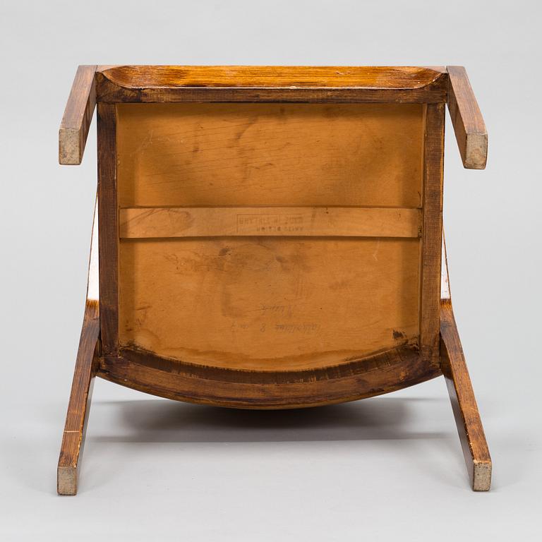 Alvar Aalto, karmstol, modell 2 för O.Y. Huonekalu- ja Rakennustyötehdas A.B. 1900-talets mitt.