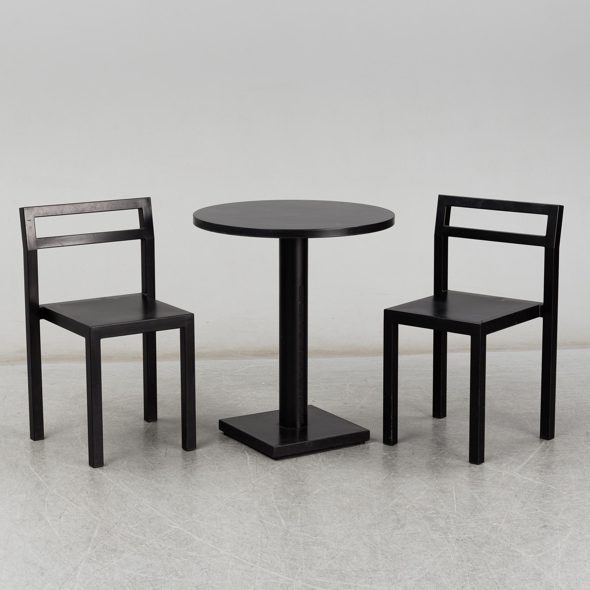 BORIS BERLIN/POUL CHRISTIANSEN, bord med två stolar, "Non", Komplot design, Källemo.