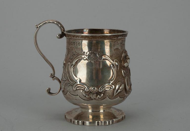 MUGG, sterling silver, Edward Barton, London 1832. Vikt 128 g.