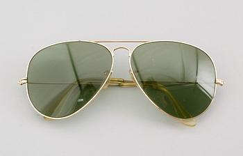 SOLGLASÖGON, 1 par, Ray Ban.
