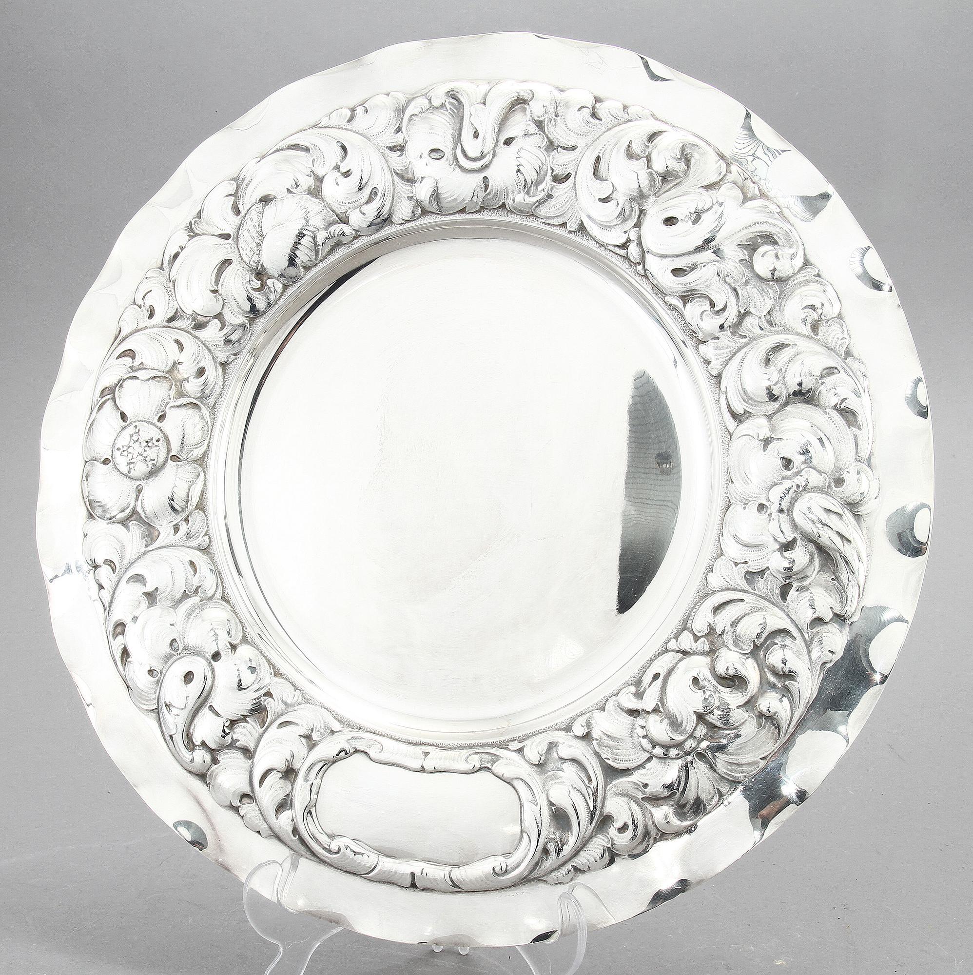 PRESENTERFAT, silver, C G Hallberg, Stockholm, 1948?. Ca 880 gr.